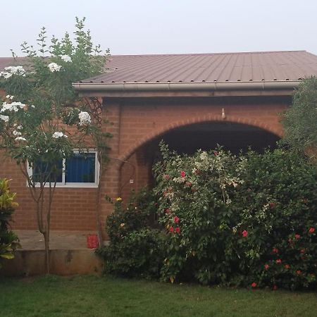 Maison Charlotte Forever Chambre D'Hotes Chez Un Couple Belgo Togolais Lomé Kültér fotó