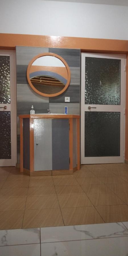 Maison Charlotte Forever Chambre D'Hotes Chez Un Couple Belgo Togolais Lomé Kültér fotó