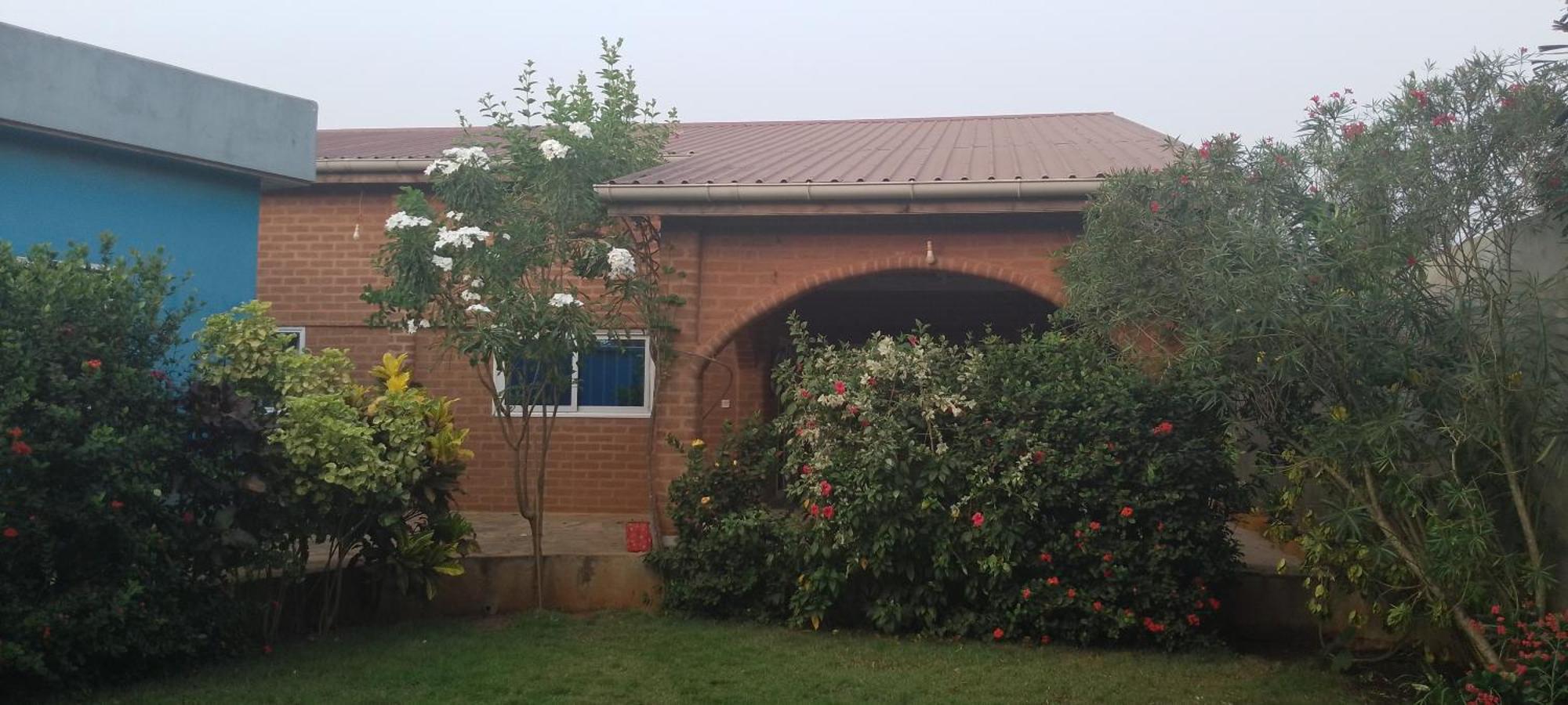 Maison Charlotte Forever Chambre D'Hotes Chez Un Couple Belgo Togolais Lomé Kültér fotó